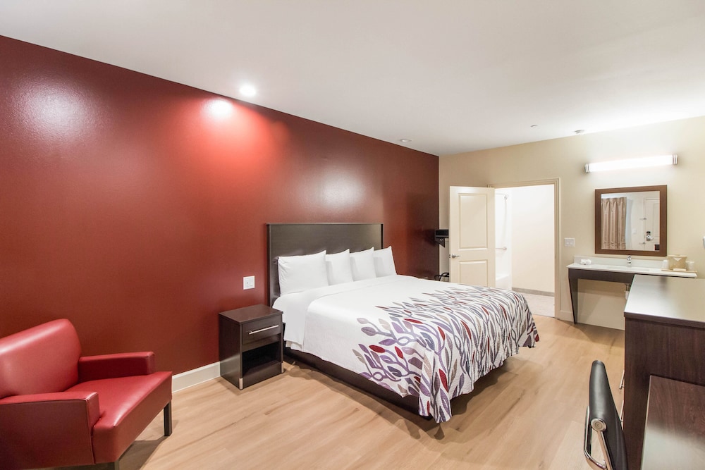 Red Roof Inn Houston Willowbrook - photo 14
