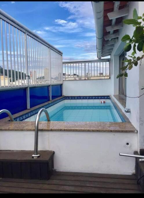 Cobertura Exclusiva Em Copacabana Com Piscina Jacuzzi E Churrasqueira Ao Lado Do Copacabana Palace in Rio De Janeiro, Brasil