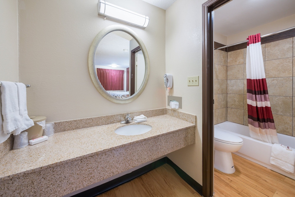 Red Roof Inn Columbus Grove City - photo 19