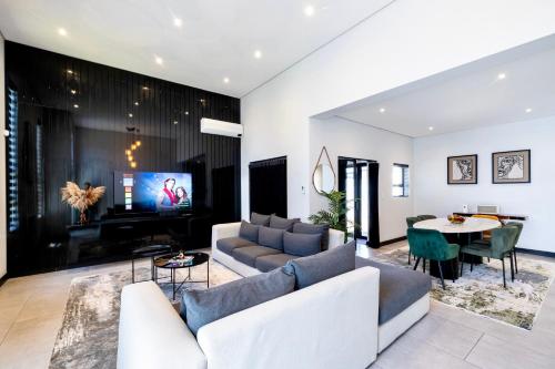 Phoenix Home — 4-Star Luxury Hotel in Cape Town, South Africa