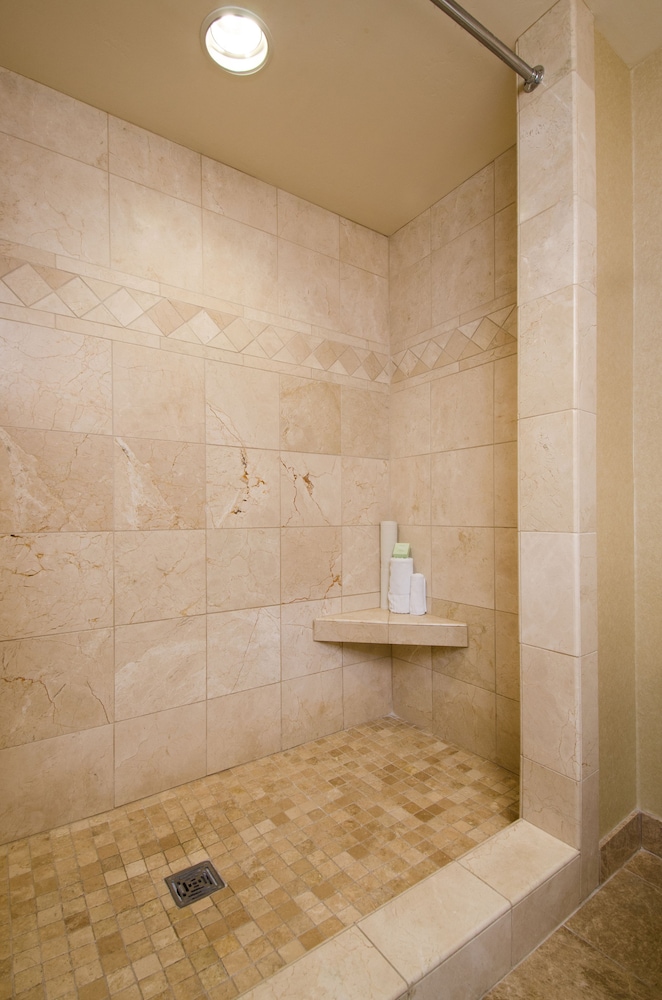West Inn & Suites - photo 15