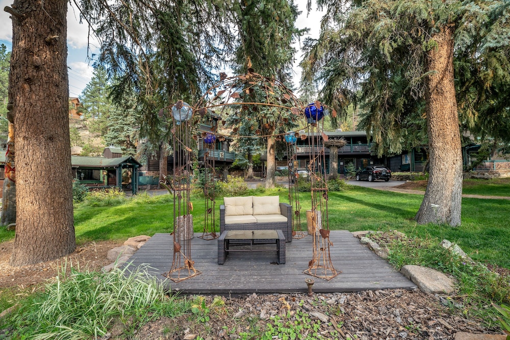 Highland Haven Creekside Inn - photo 198