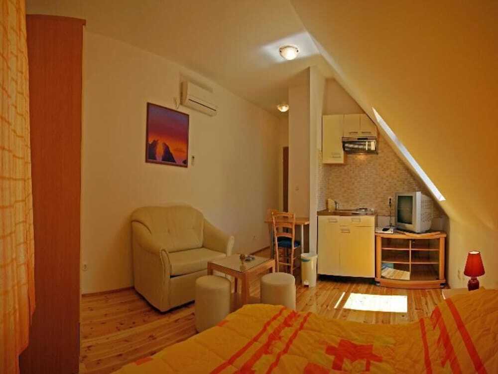 Miletic II Apartments