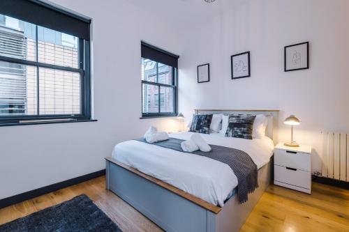4 Storey Townhouse in Central Manchester by Hilltop Serviced Apartments — 4-Star Luxury Hotel in Manchester, United Kingdom