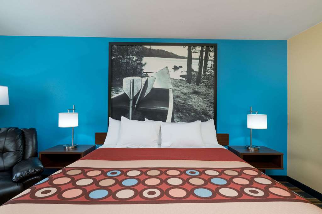 Super 8 by Wyndham Rochester Mayo Clinic Area - photo 9