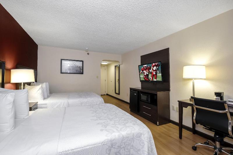 Red Roof Inn PLUS & Suites Opelika - photo 21