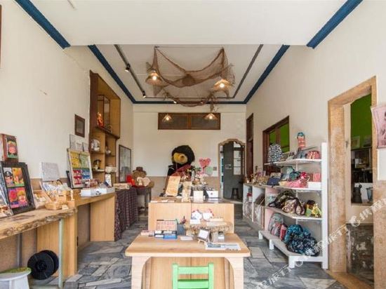 Anping Canal 7 - carbon neutral hotel in Tainan