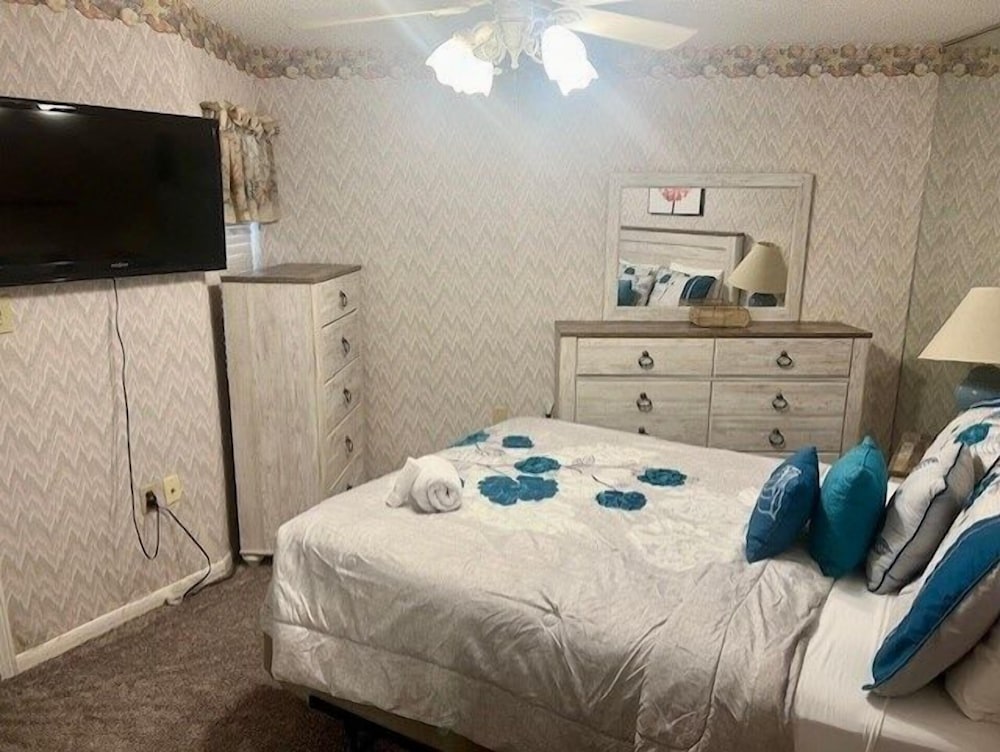 Royal Garden Resort 205 2 Bedroom Condo by RedAwning - photo 2