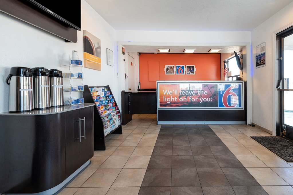 Motel 6 Westley CA - photo 22