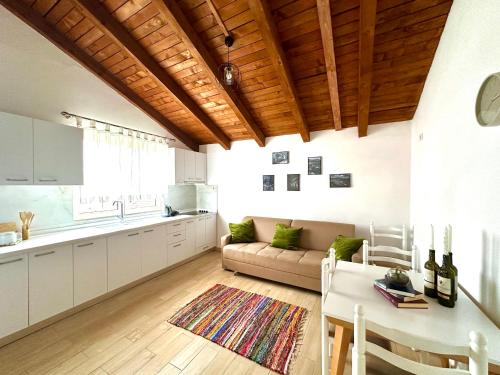 Js House Shkoder 1 — 4-Star Luxury Hotel in Shkoder, Albania