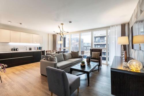 Showroom Splendour Luxe London Elegance — 4-Star Luxury Hotel in London, United Kingdom