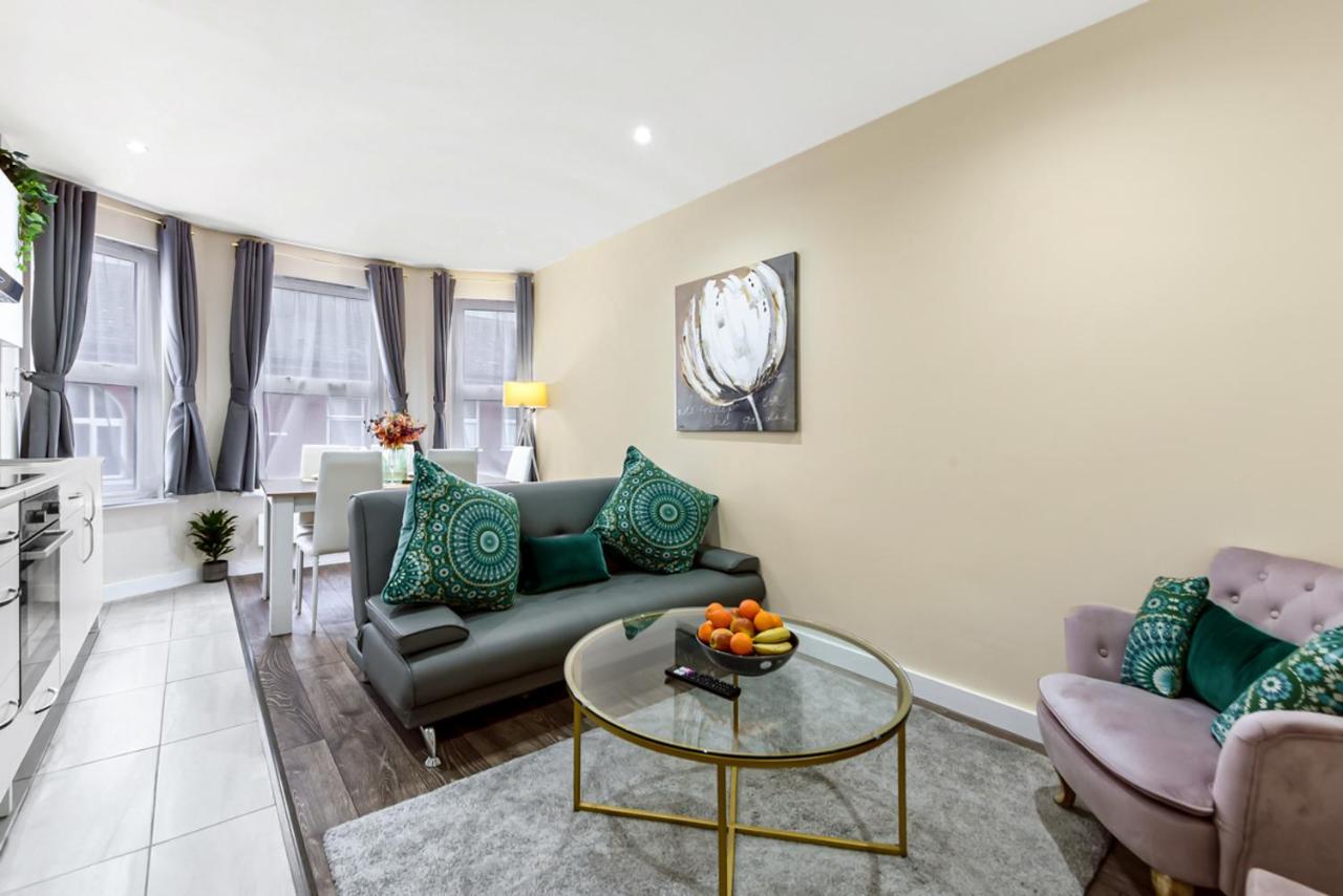 Near Canada Water 2 Beds Families Overground — 4-Star Luxury Hotel in London, United Kingdom