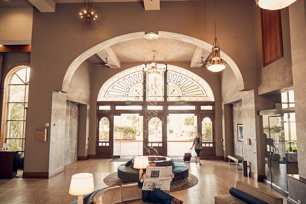 Embassy Suites by Hilton Los Angeles Downey - photo 10