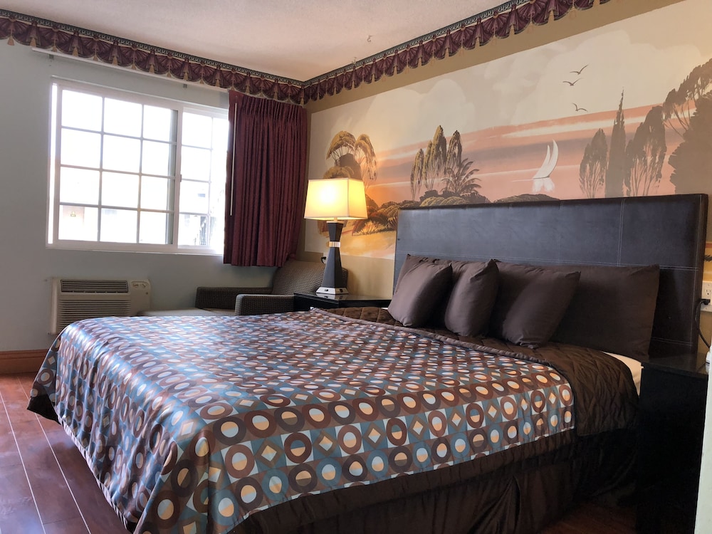 Stardust Inn - featured photo