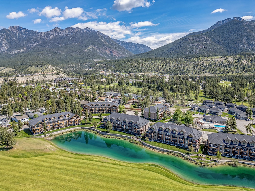 Bighorn Meadows Resort — Invermere — photo 2