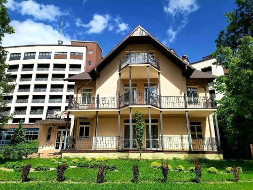 Sani in Truskavets', Ukraine