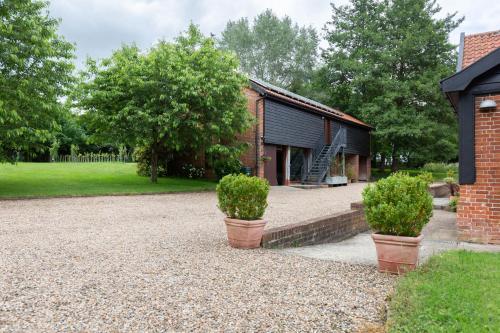 The Cart Lodge at Grove Barn — 4-Star Luxury Hotel in Eye, United Kingdom