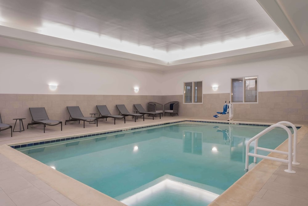 Homewood Suites Medford - photo 35