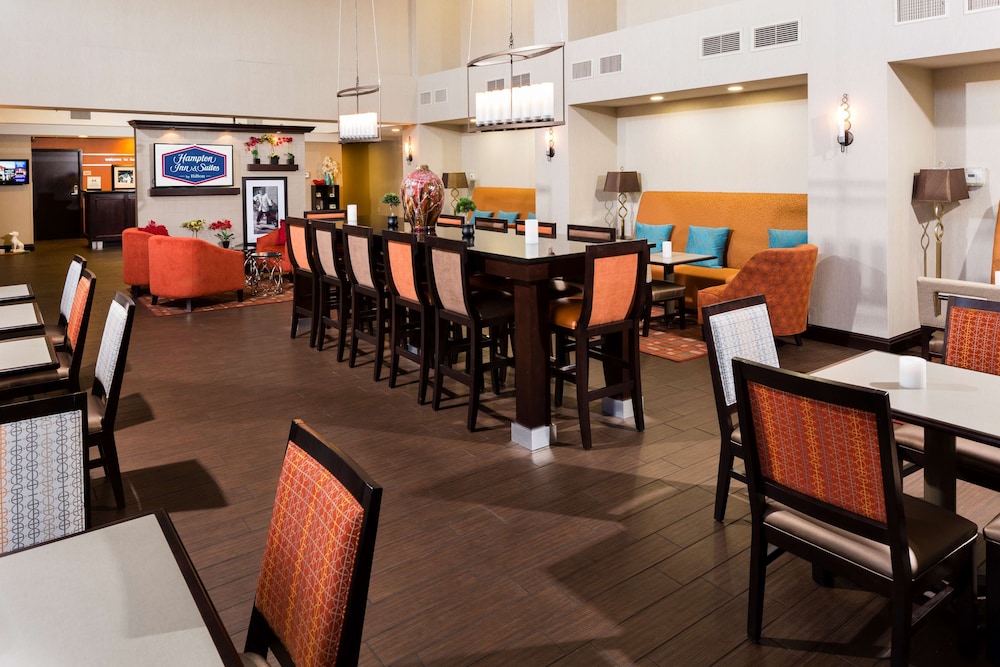 Hampton Inn & Suites Las Vegas South - photo 43