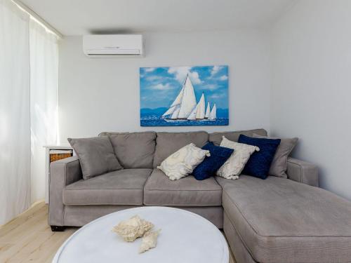 Apartment Kate Two Bedroom Apartment with Sea View