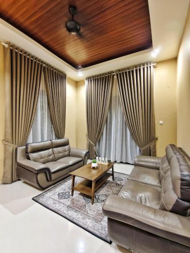 Narasya Homestay Wakaf Tengah Batu Rakit Private Pool — 4-Star Luxury Hotel in Kuala Terengganu, Malaysia