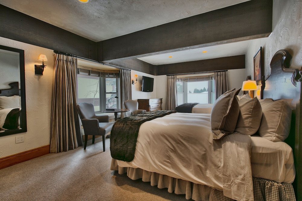 Premium Luxury Three Bedroom Suite with Two Hot Tubs 3 Apartment Hotel by RedAwning - photo 4