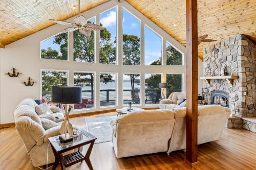 The Lodge at Sparkling Water — 4-Star Luxury Hotel in Osage Beach, United States