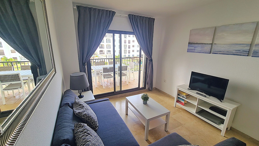 Lovely 2 Bed Apartment in Marina de la Duquesa — 4-Star Luxury Hotel in Manilva, Spain