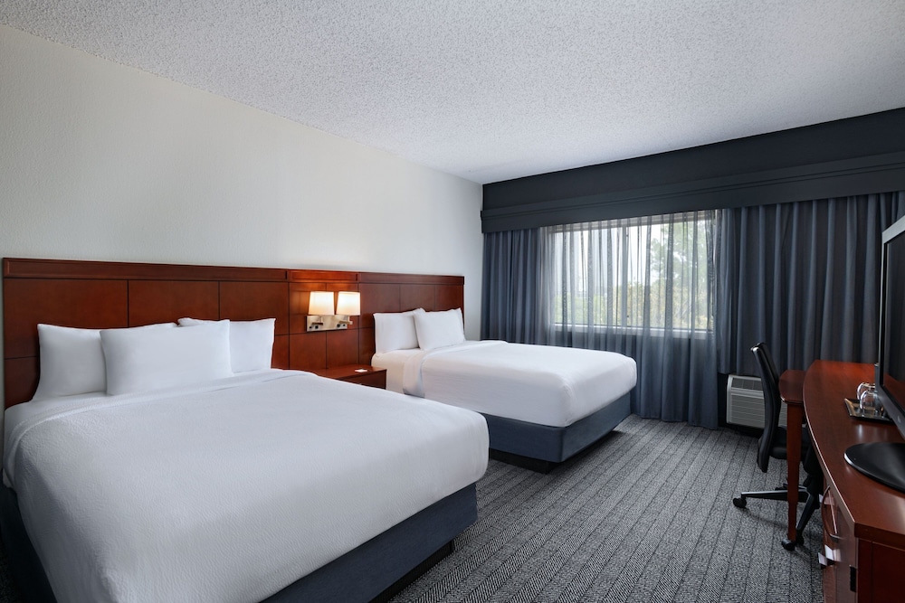Courtyard by Marriott Dallas Arlington Entertainment Dist - photo 5