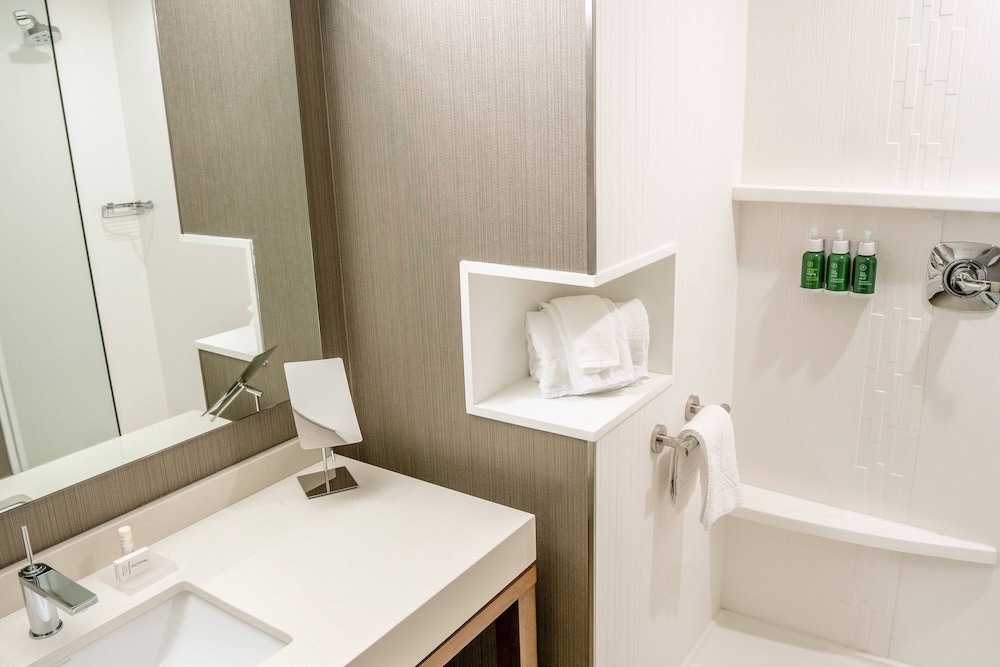 Courtyard by Marriott Fargo - photo 26