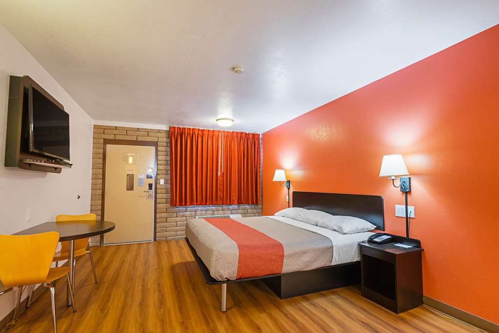 Motel 6 Safford AZ - photo 14