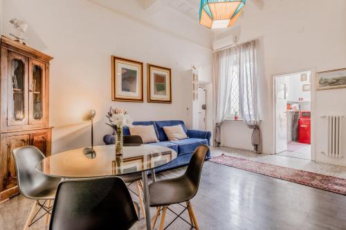 Sales in Trastevere — 4-Star Luxury Hotel in Rome, Italy