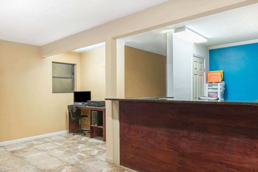 Days Inn by Wyndham Ruidoso Downs - photo 5