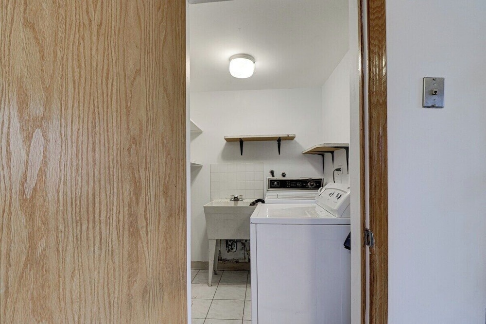 Getaway Near ORD With Great Local Amenities - photo 15