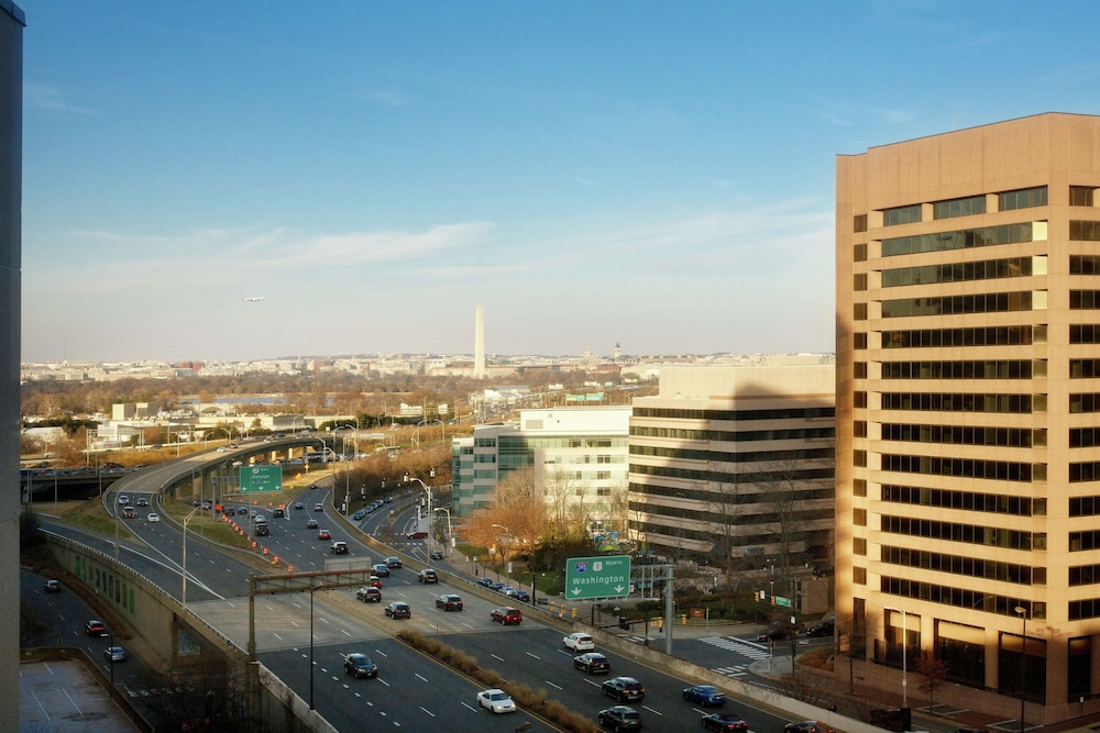 Embassy Suites by Hilton Crystal City National Airport - featured photo
