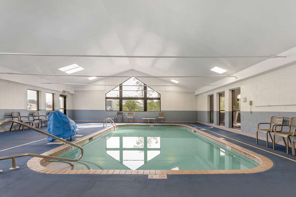 Comfort Inn & Suites LaVale Cumberland - photo 41