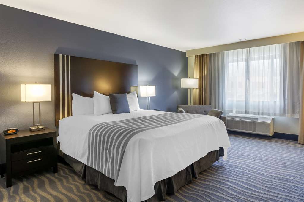 Best Western Plus Edmonds Harbor Inn - photo 32