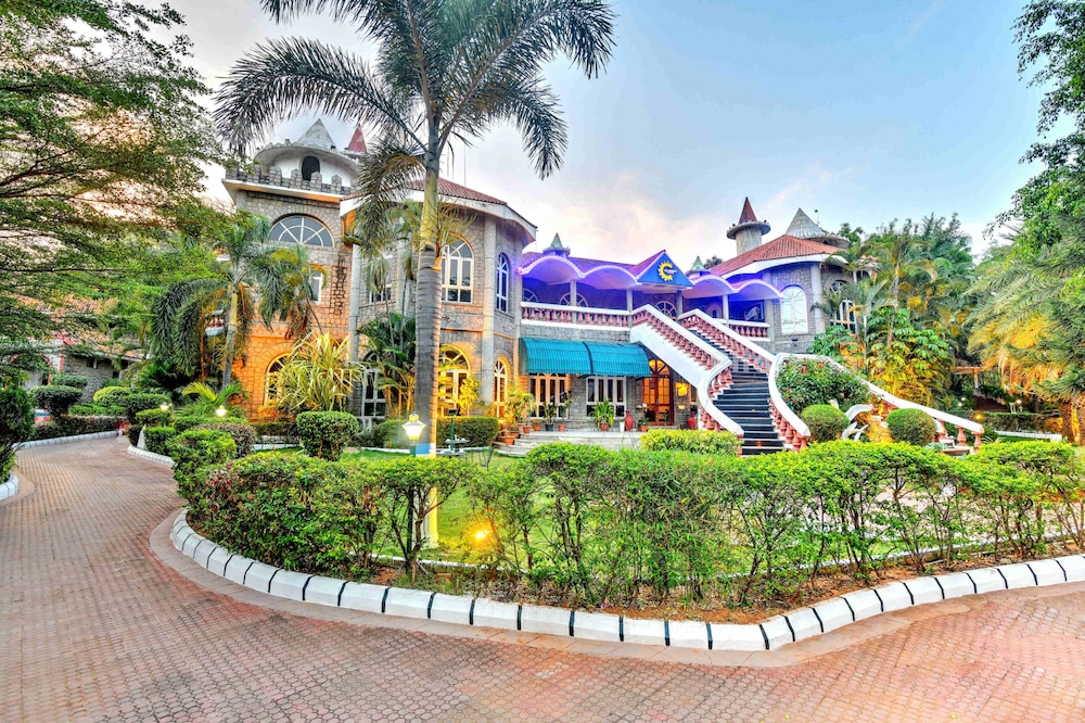 Celebrity Resort - carbon neutral hotel in Hyderabad