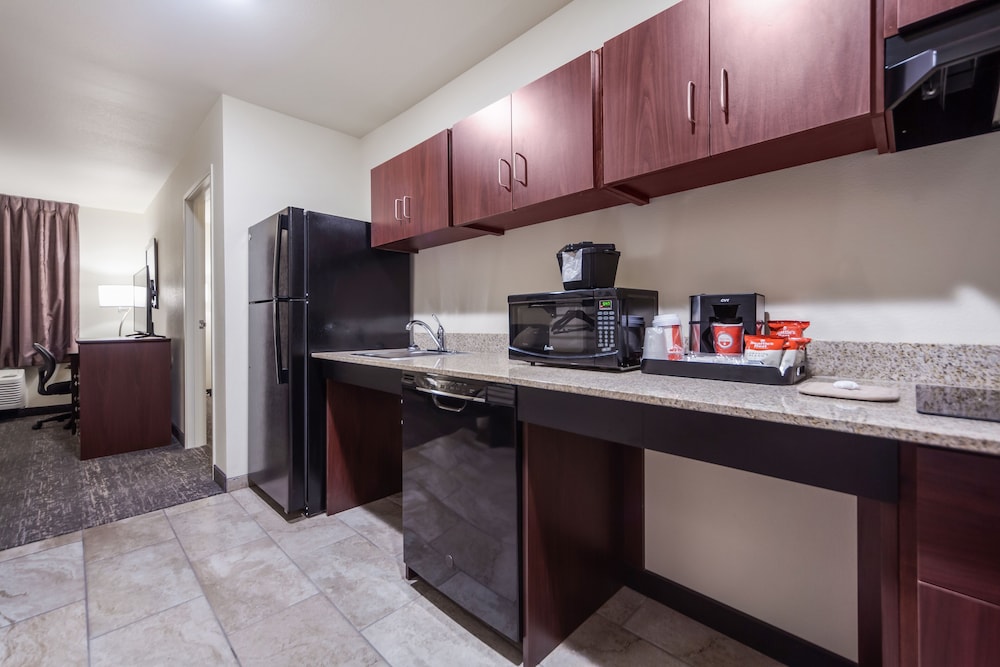 Cobblestone Inn & Suites Fremont - photo 22