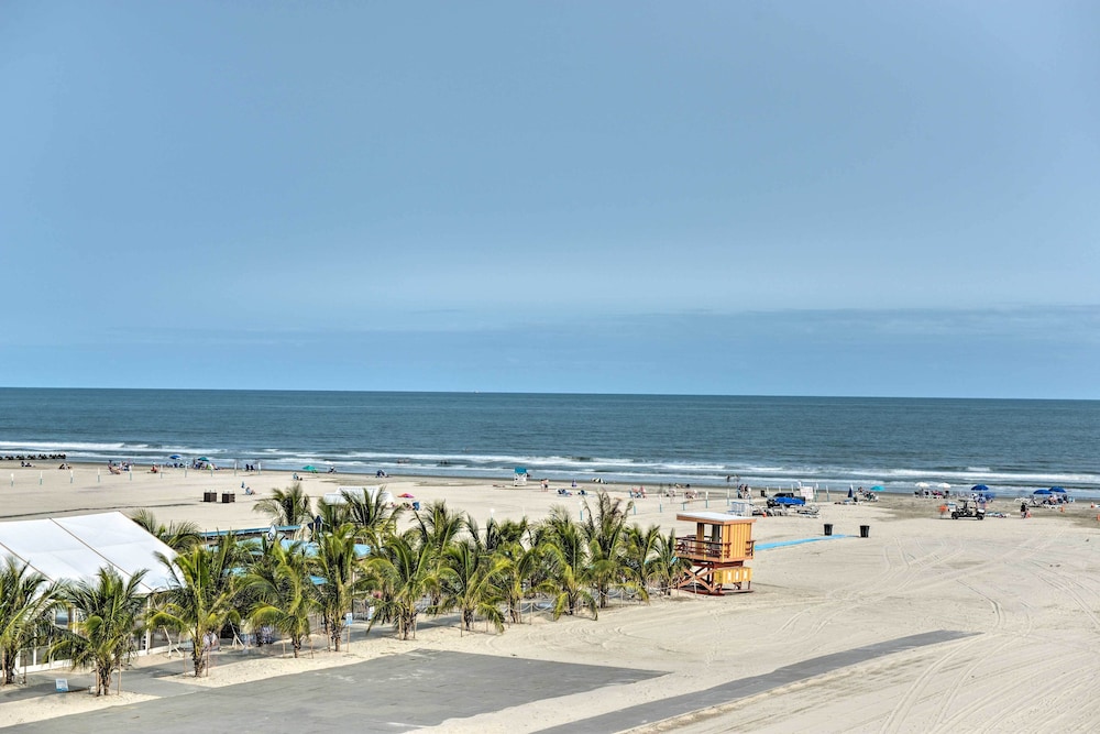 Oceanfront Resort Year round Pools Private Beach - photo 12