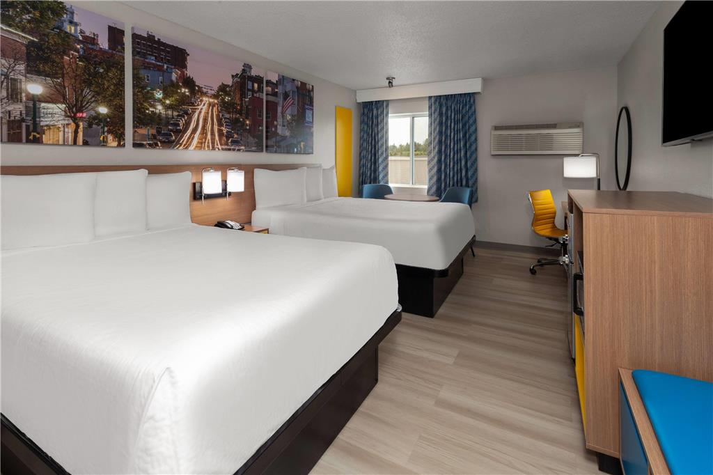 Days Inn & Suites by Wyndham Kaukauna WI - photo 16