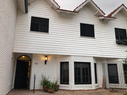 Deptos Punto Rivas Barrio Los Troncos — 4-Star Luxury Hotel in Mar Del Plata, Argentina