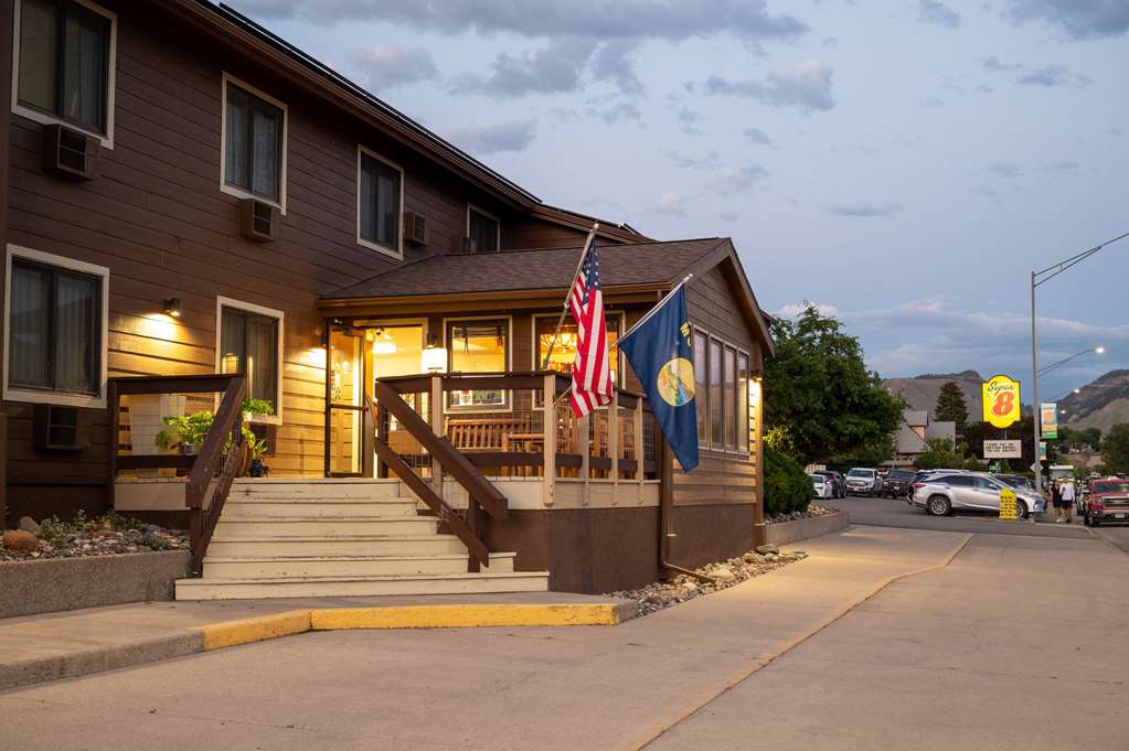 Super 8 by Wyndham Gardiner Yellowstone Park Area - photo 17
