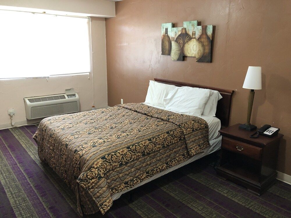 Town Motel - photo 7