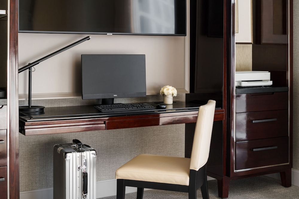 Four Seasons Hotel One Dalton Street Boston - photo 39