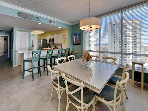 The Pearl of Navarre #1101 — 4-Star Luxury Hotel in Navarre, United States