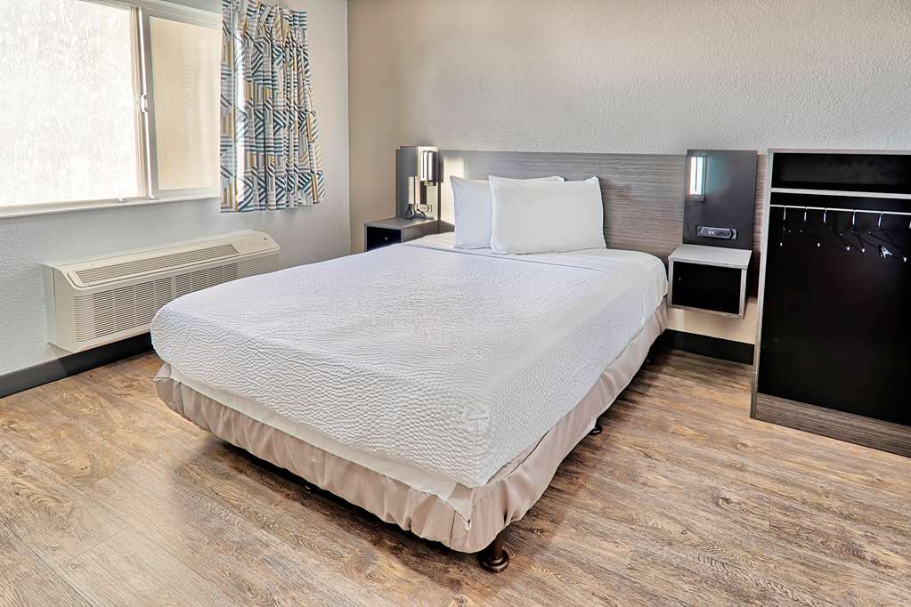 Motel 6 Lancaster CA - photo 14
