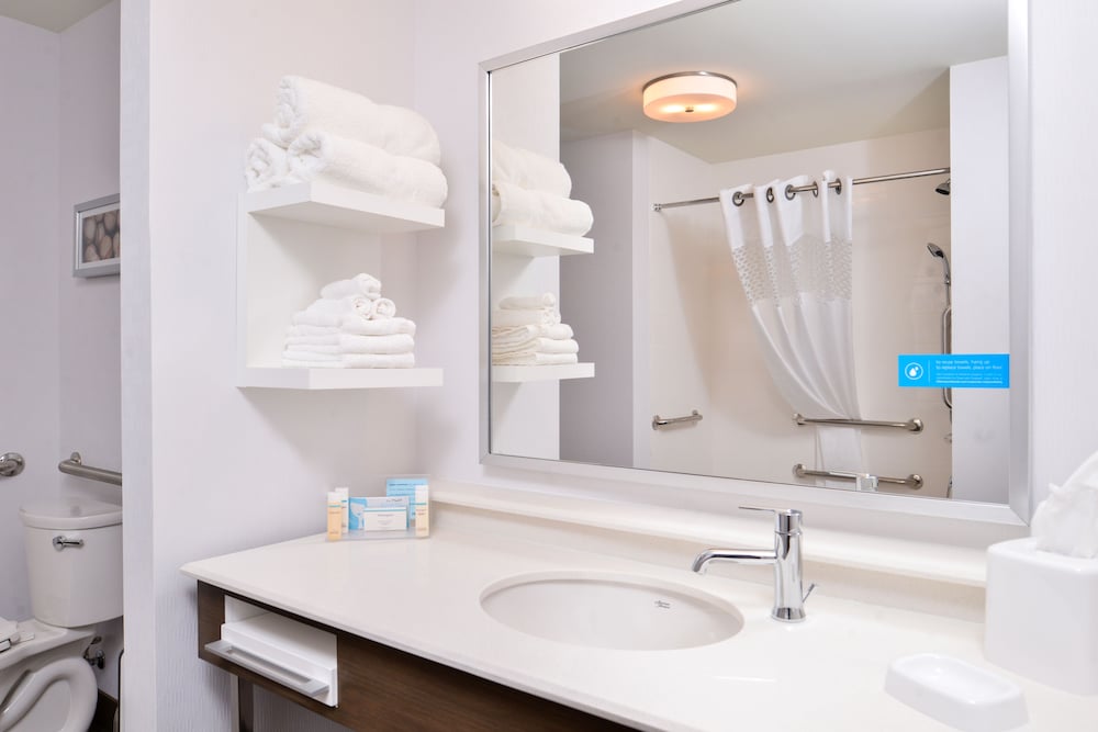Hampton Inn Omaha Airport - photo 21