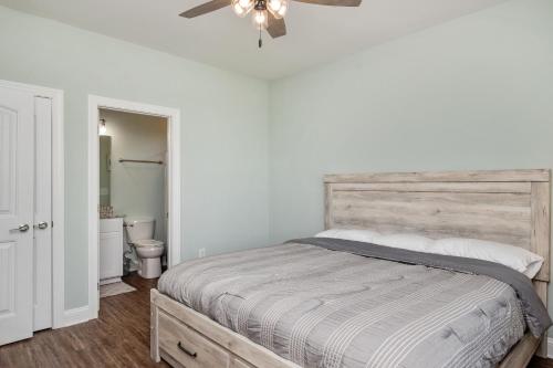 Pawsitively Paradise by Oak Island Accommodations - photo 45