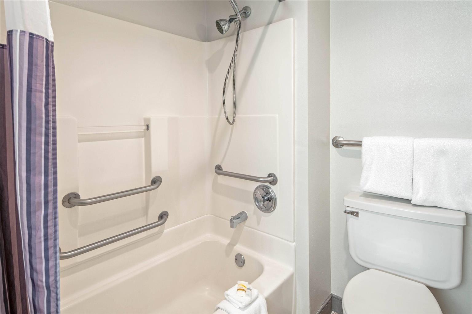 La Quinta Inn & Suites by Wyndham Baton Rouge Siegen Lane - photo 29